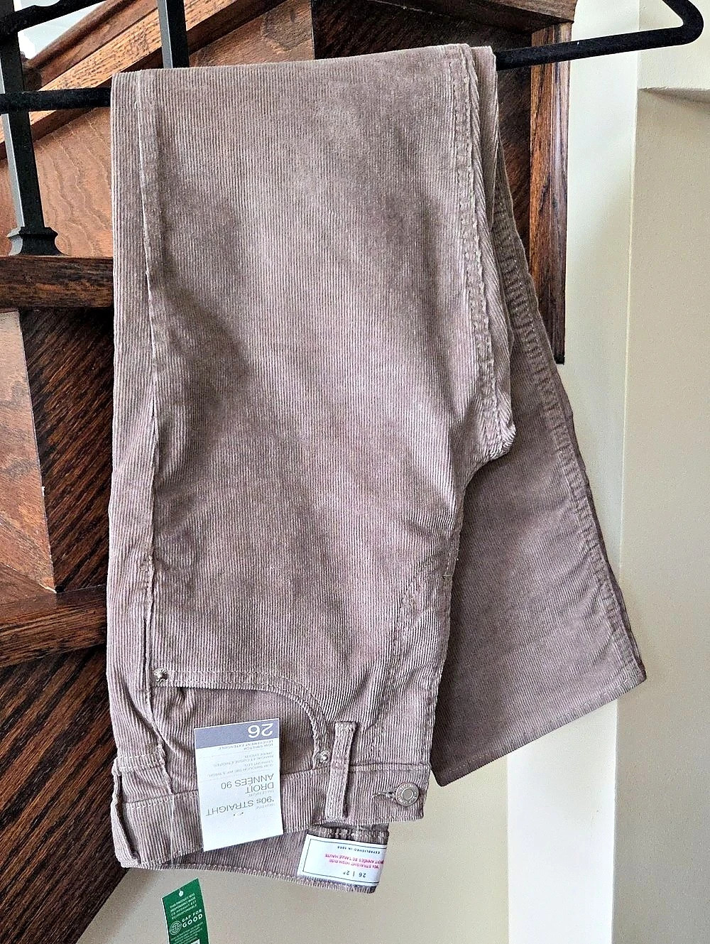 GAP '90s Straight High Rise Corduroy in Brown Waist 26 NWT